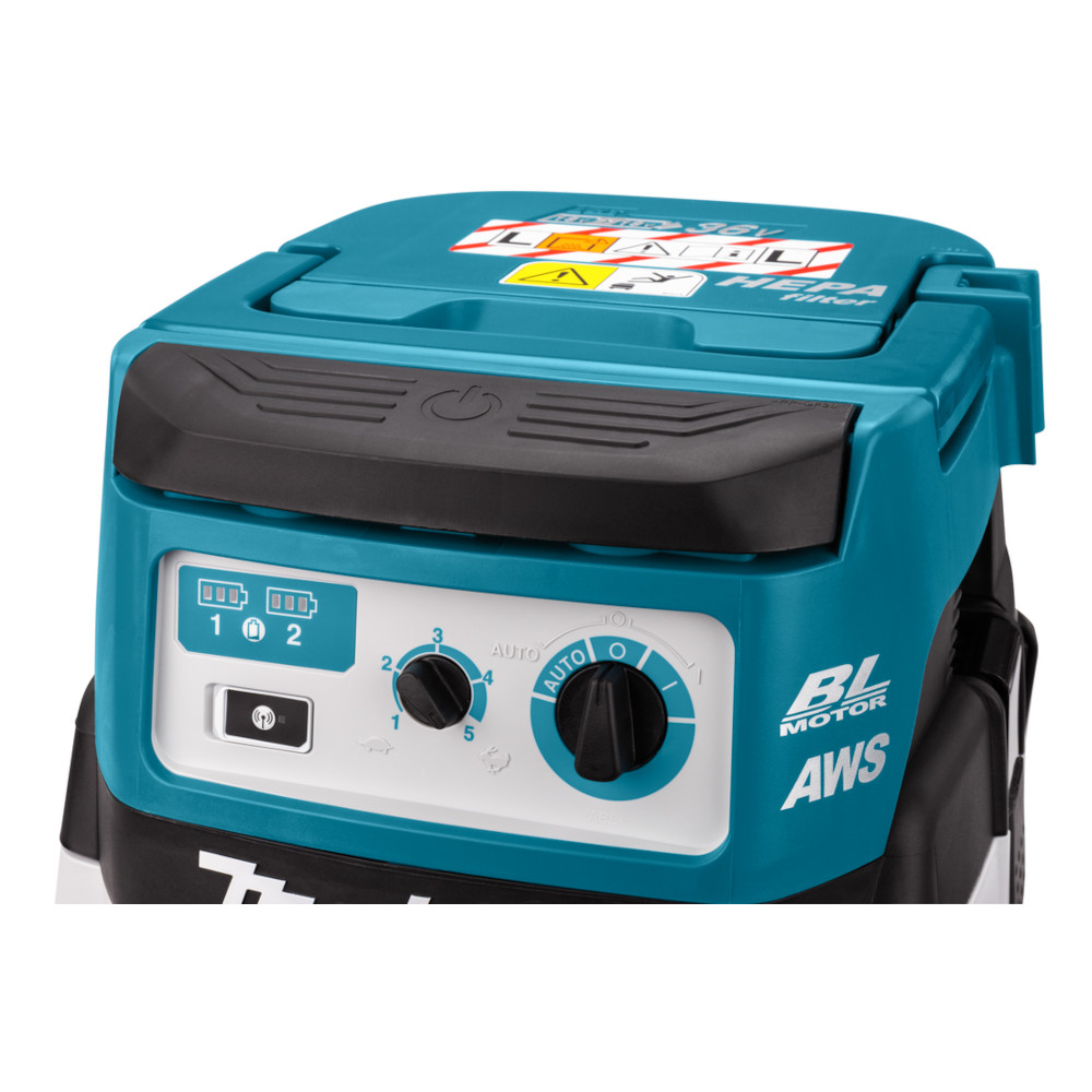 Пылесос аккумуляторный Makita DVC157LZX3