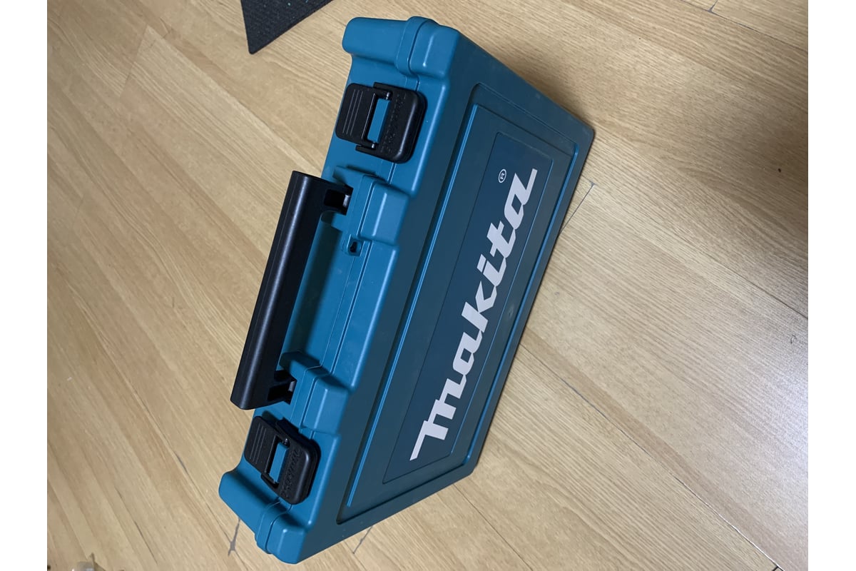 Перфоратор Makita HR2470