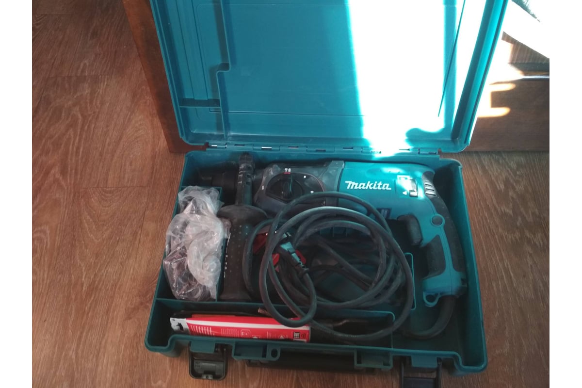 Перфоратор Makita HR2470