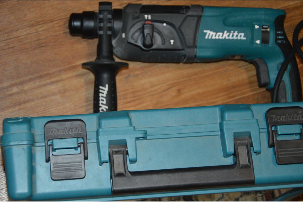 Перфоратор Makita HR2470