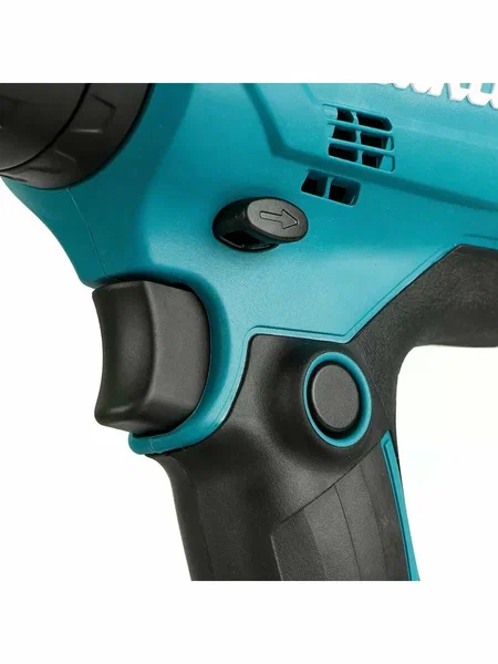 Шуруповерт электрический Makita HP0300