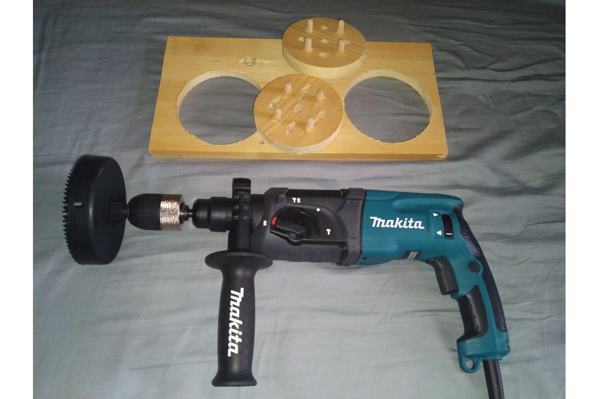 Перфоратор Makita HR2470