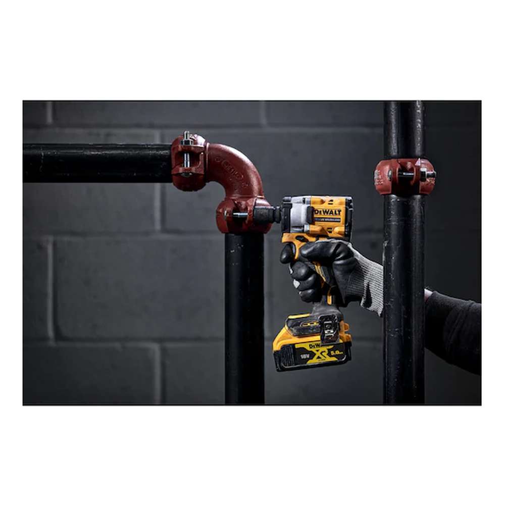 Гайковерт аккумуляторный DeWalt DCF921P2T-GB (2 акк, з/у) (3 pin)