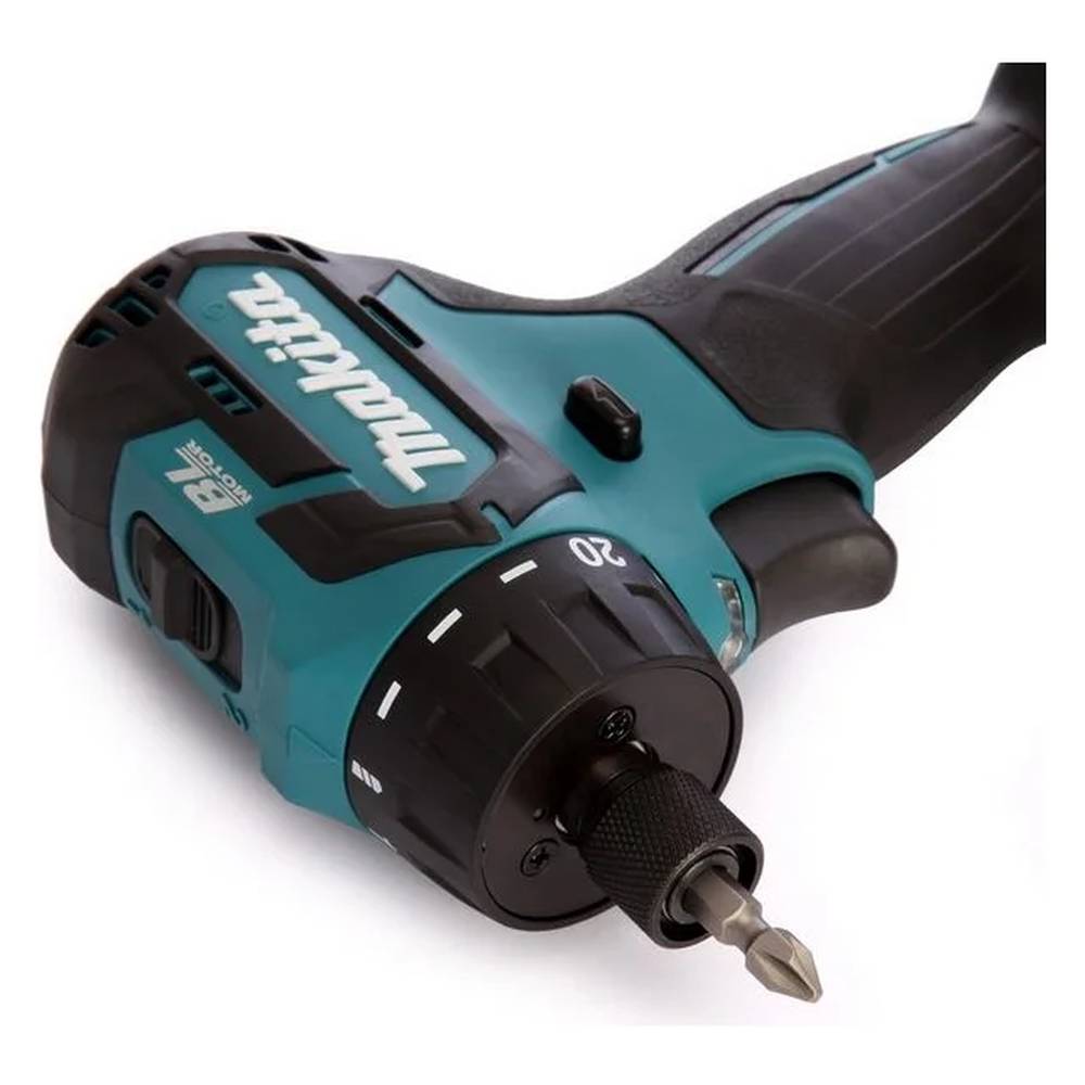 Шуруповерт аккумуляторный Makita DF032DWME