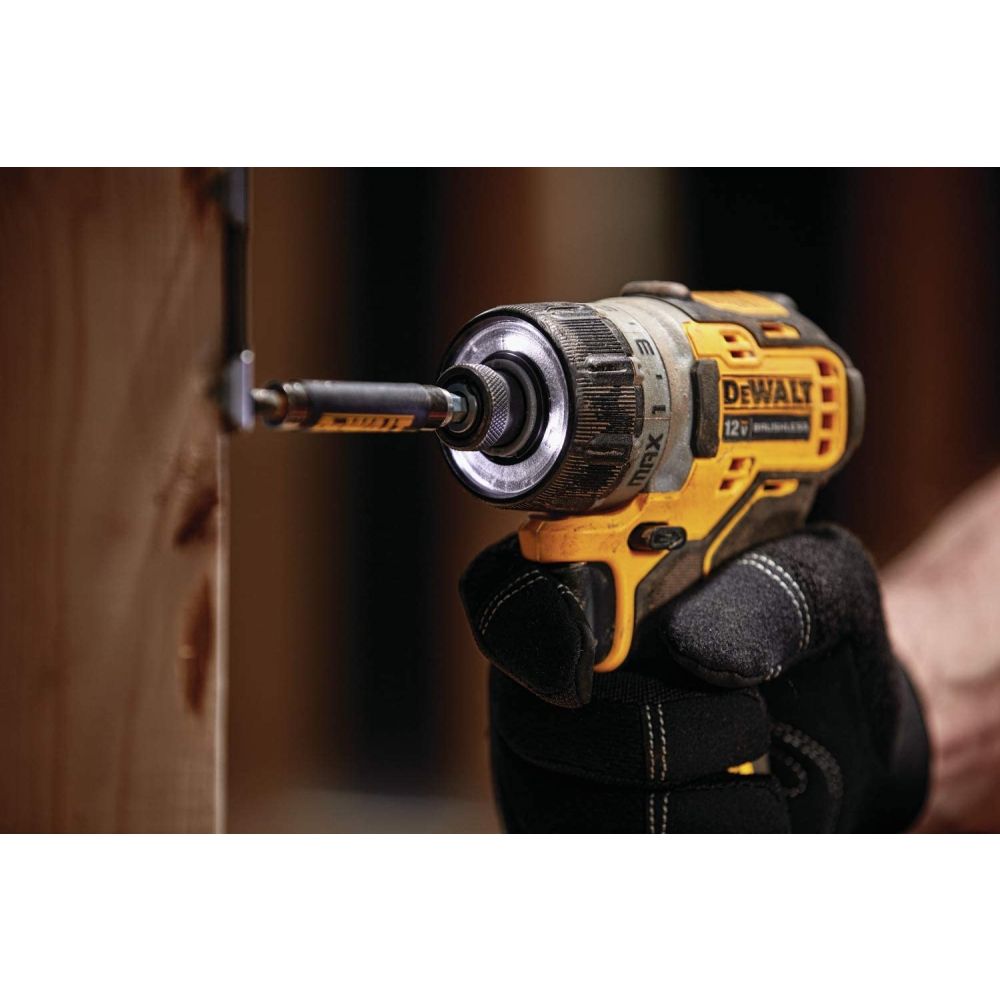 Шуруповерт аккумуляторный DeWalt DCF601N