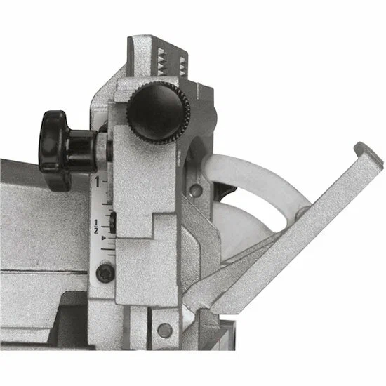 Фрезер DeWalt DW682K