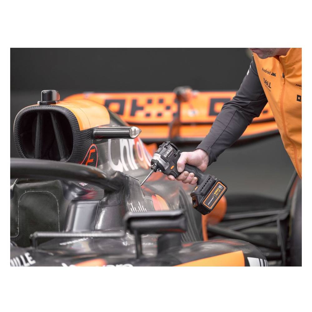 Шуруповерт аккумуляторный импульсный DeWalt McLaren Limited Edition DCF85MP2T (2 акк; з/у)