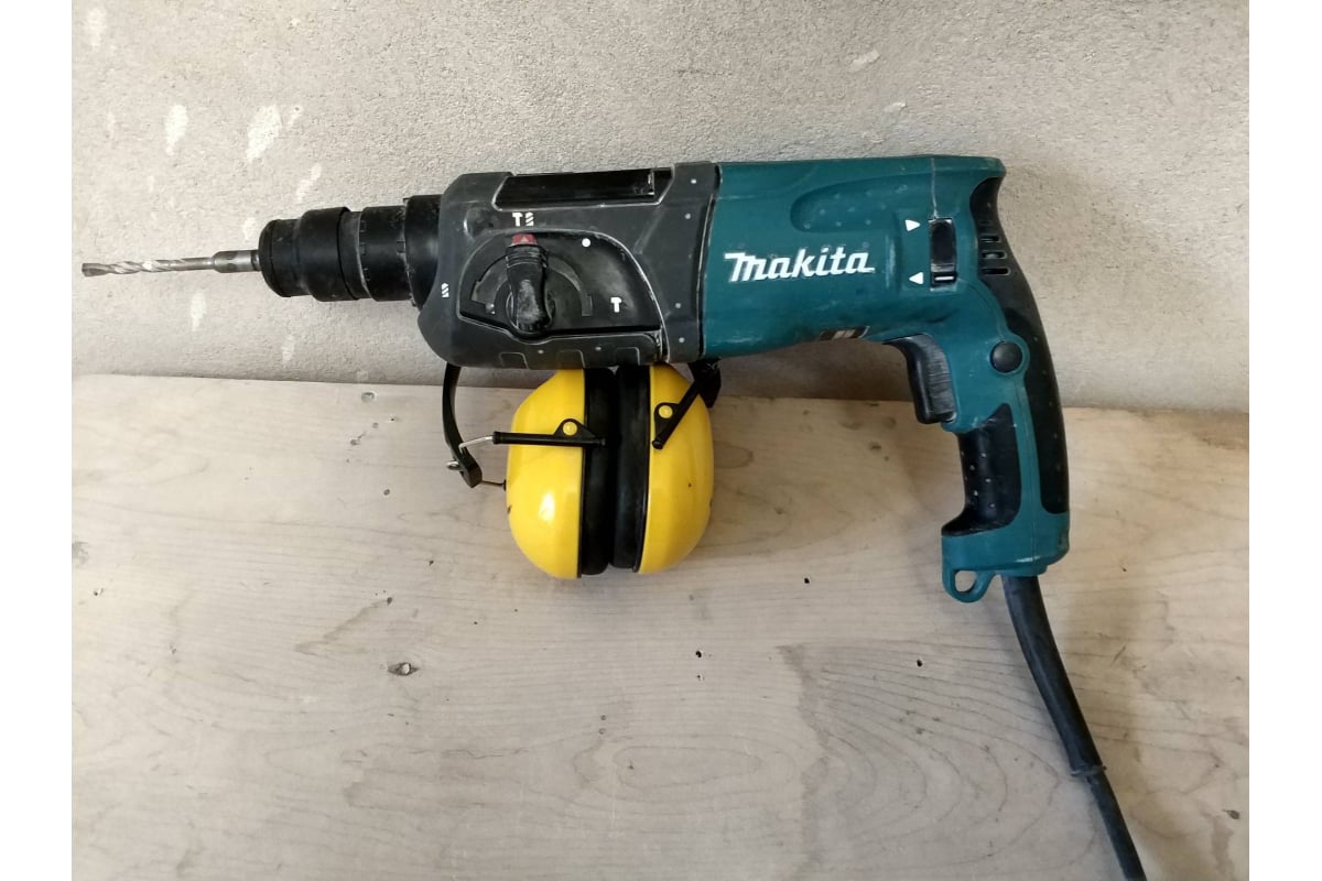 Перфоратор Makita HR2470