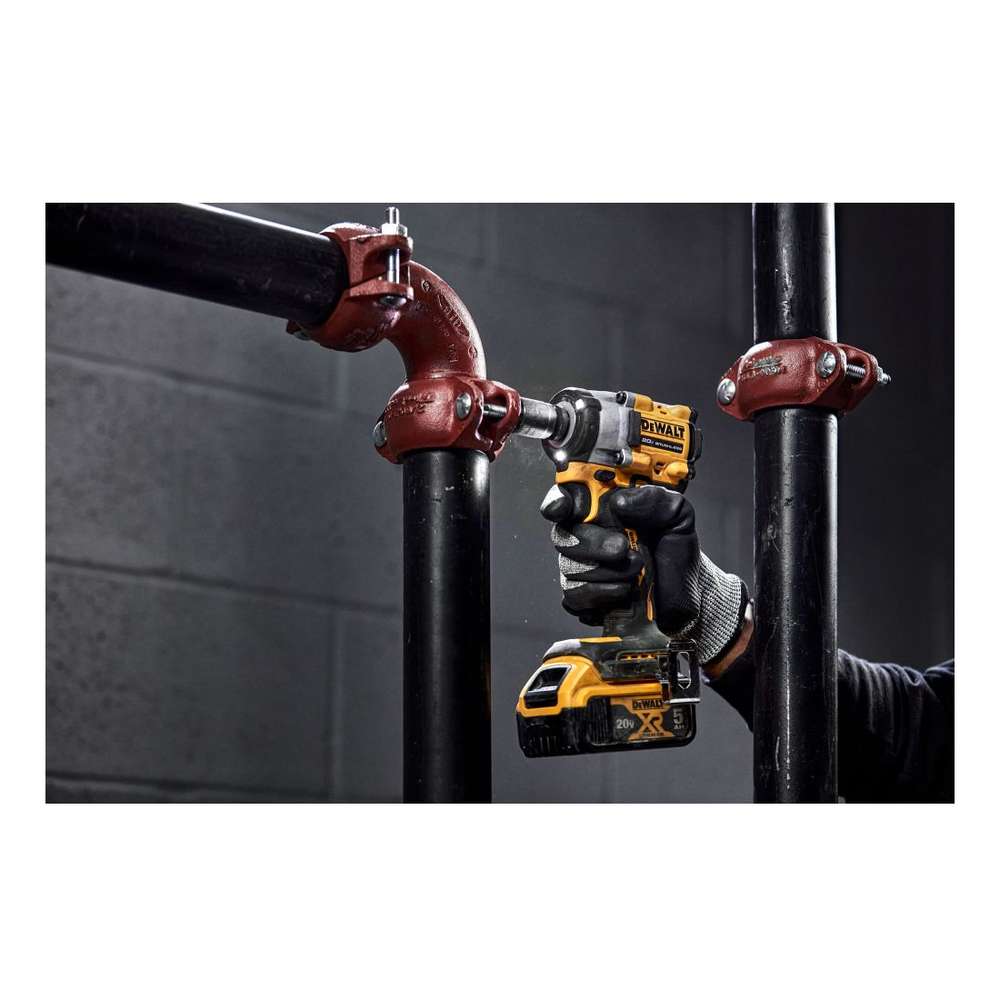 Гайковерт аккумуляторный DeWalt DCF921E2T (2 акк, з/у)