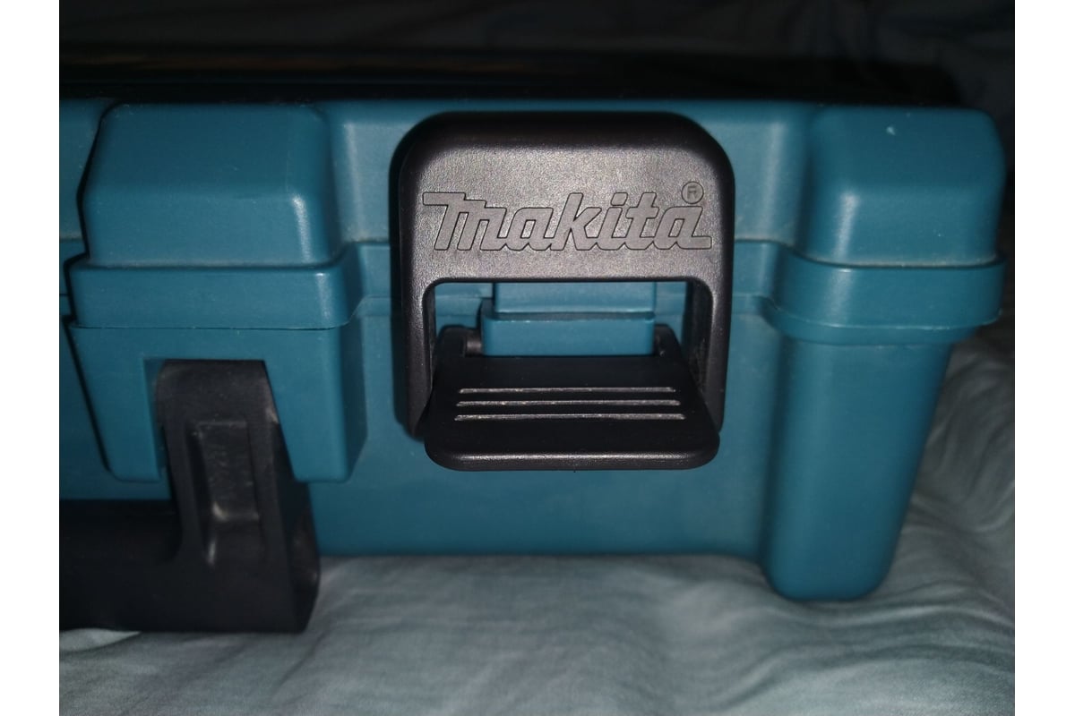 Перфоратор Makita HR2470