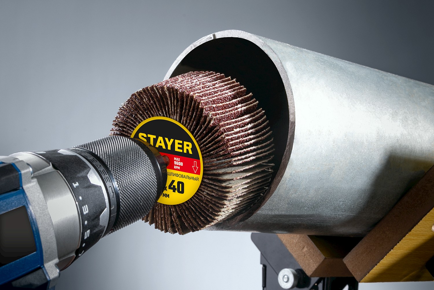 STAYER d 60 x 30 мм, P120, на шпильке d 6 мм, круг шлифовальный лепестковый (36608-120)