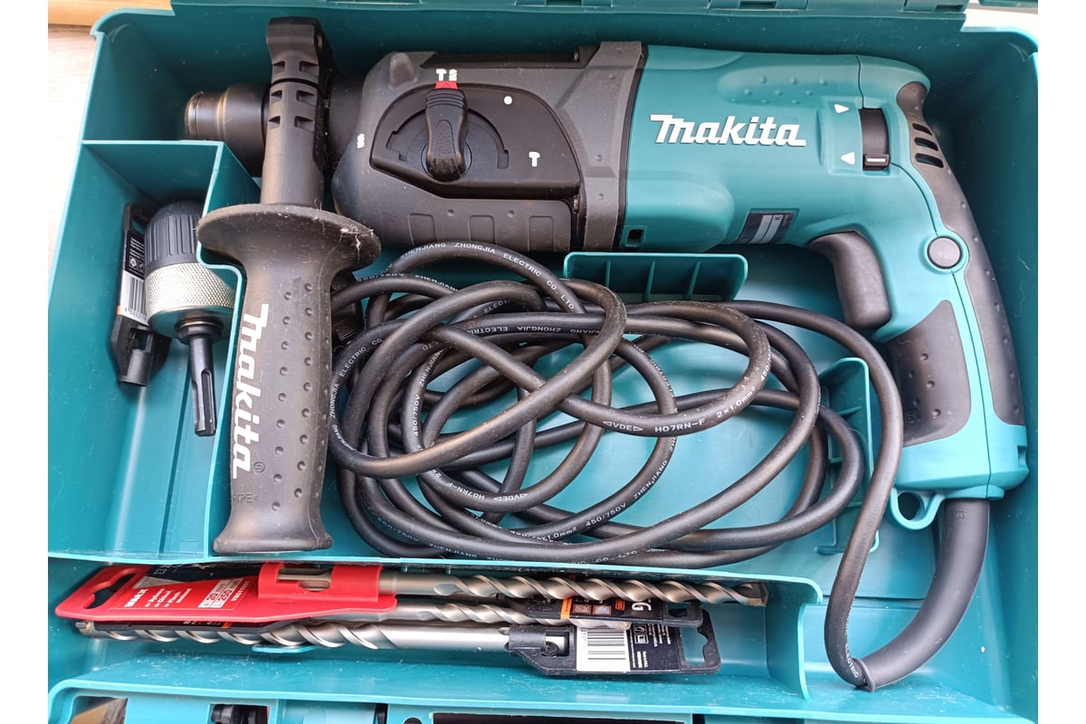 Перфоратор Makita HR2470