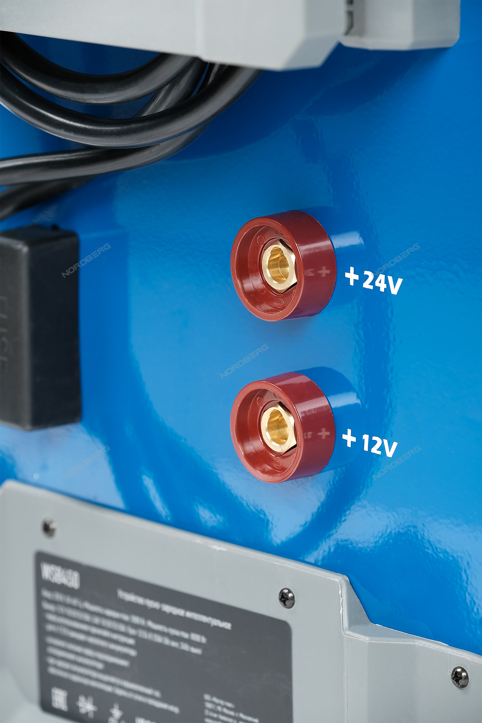 Пуско-зарядное интеллектуальное устройство 12/24 В, 250 A NORDBERG WSB450