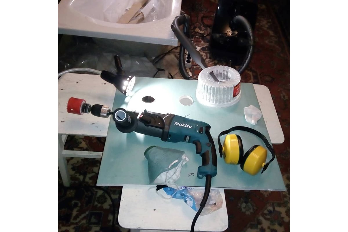 Перфоратор Makita HR2470
