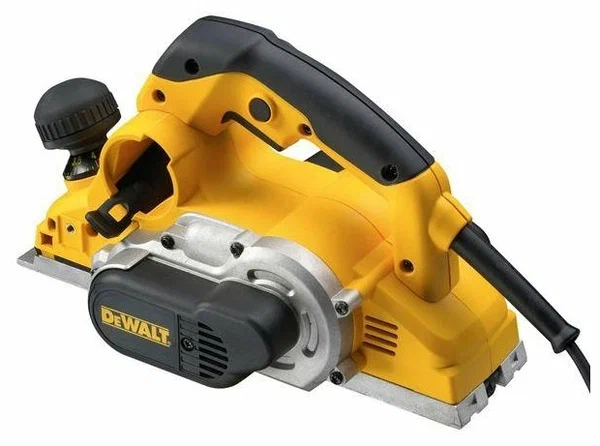 Рубанок DeWalt D26500