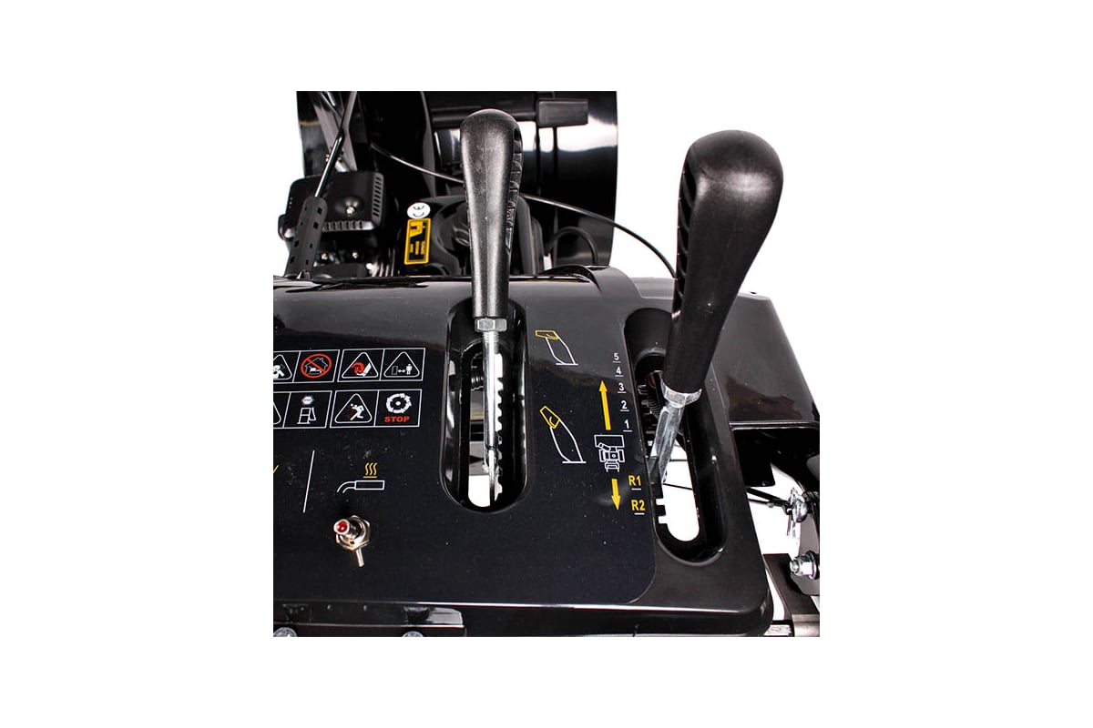 Снегоуборщик бензиновый CHAMPION ST662E