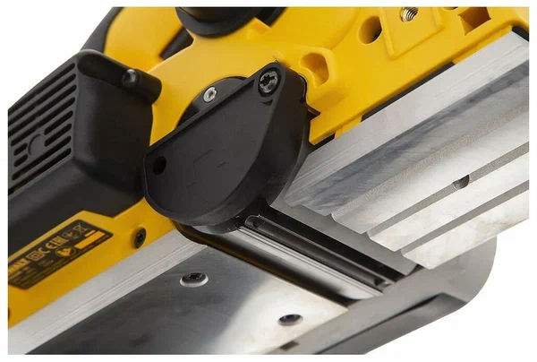 Рубанок DeWalt D26500
