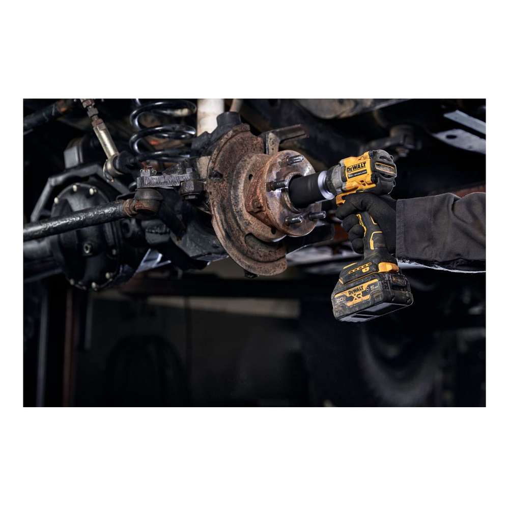 Гайковерт аккумуляторный DeWalt DCF921E2T (2 акк, з/у)