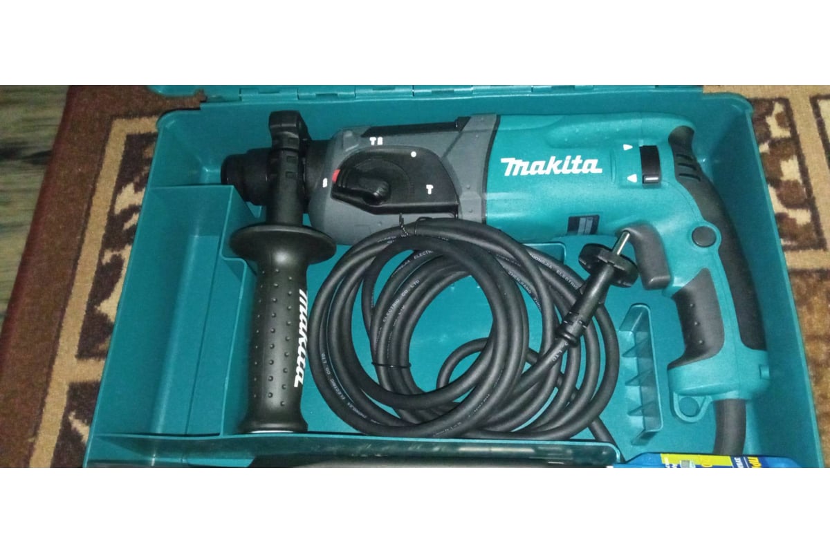 Перфоратор Makita HR2470